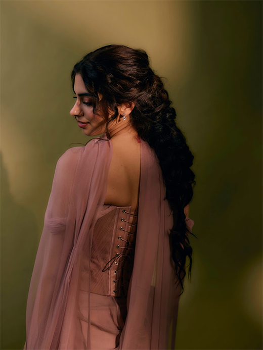 Titbits Khushi Kapoor